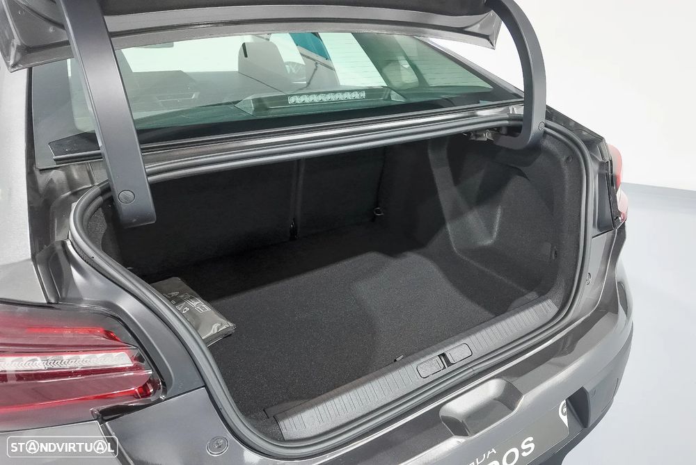 Citroën C4 X 1.2 PureTech Plus EAT8 - 8