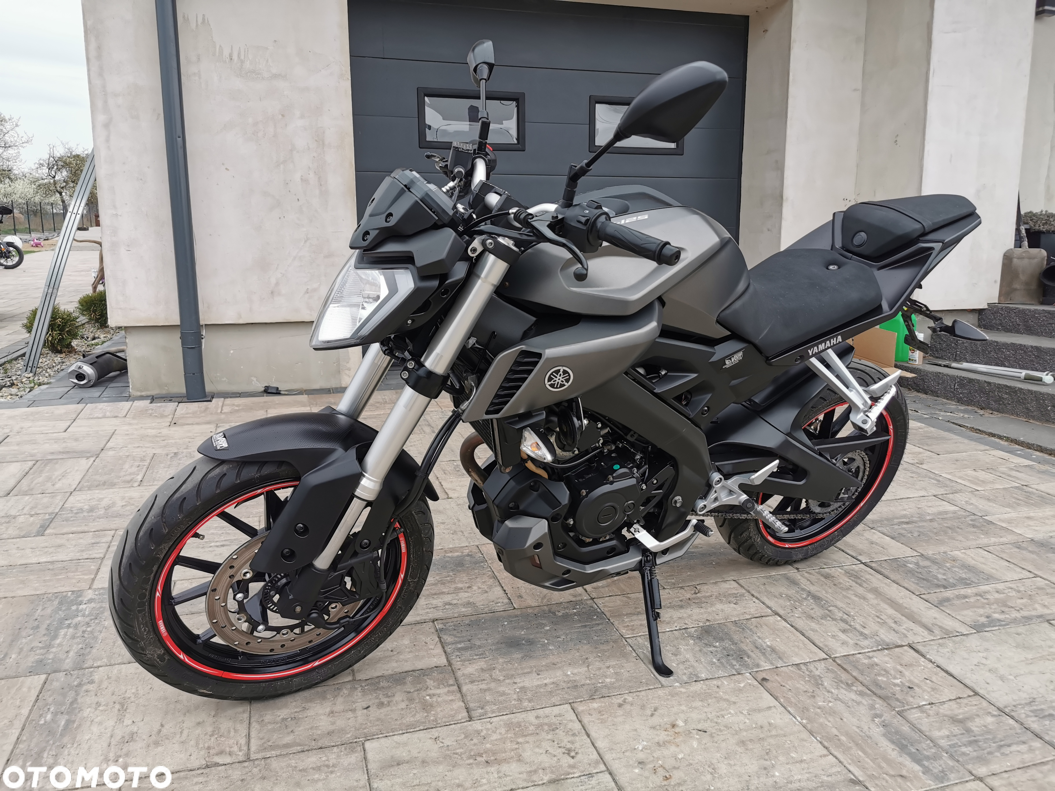 Yamaha MT - 28
