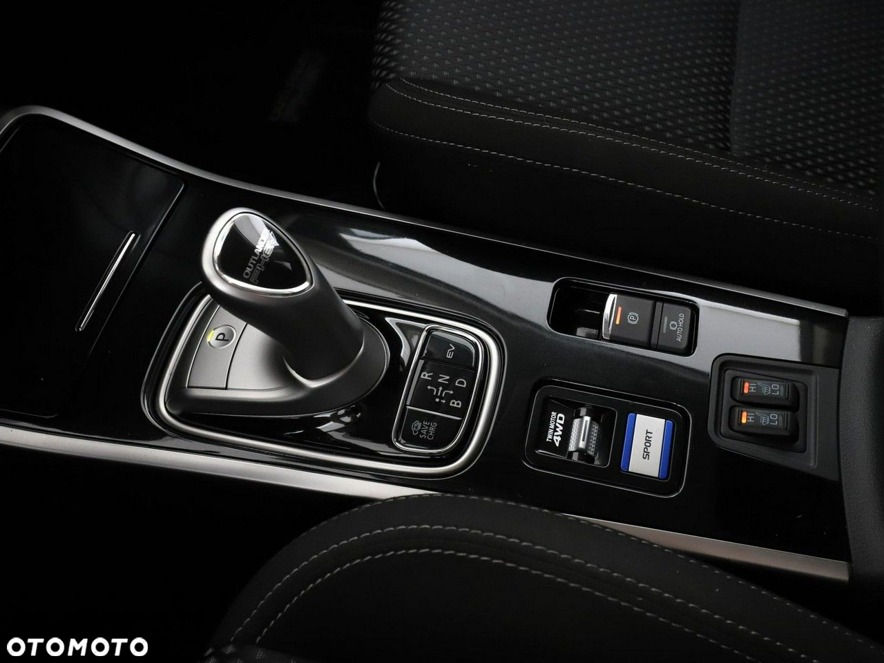Mitsubishi Outlander 2.4 4WD Plug-In Hybrid Spirit - 29
