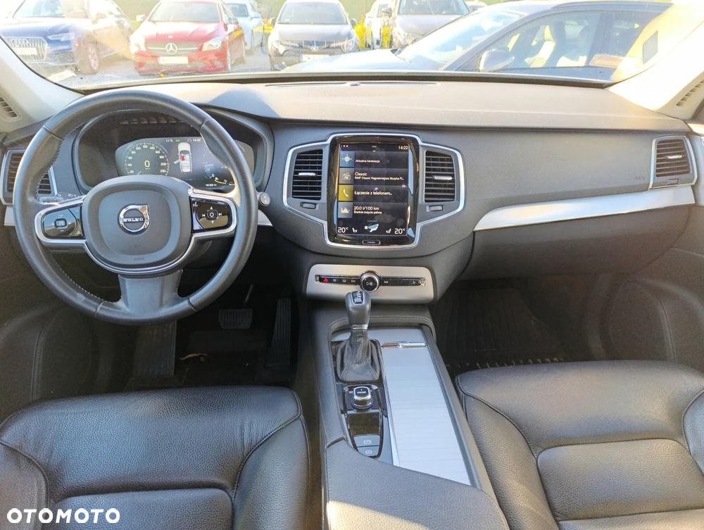 Volvo XC 90 D5 AWD Momentum - 8