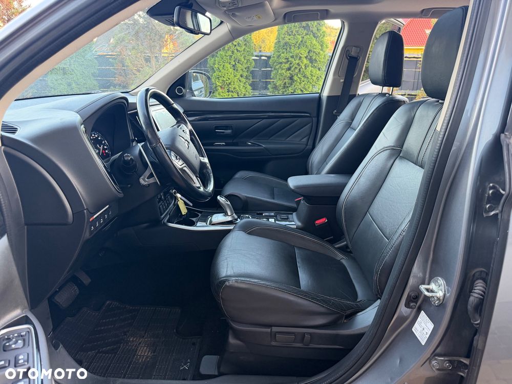Mitsubishi Outlander Intense + - 14