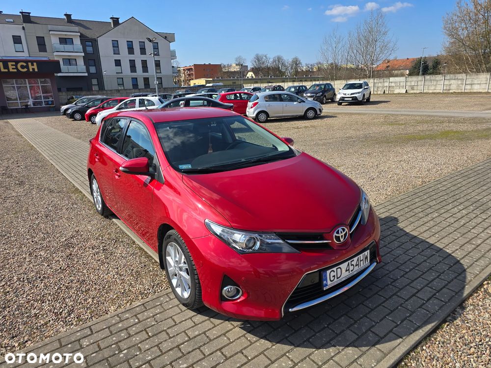 Toyota Auris 1.6 Premium + - 4