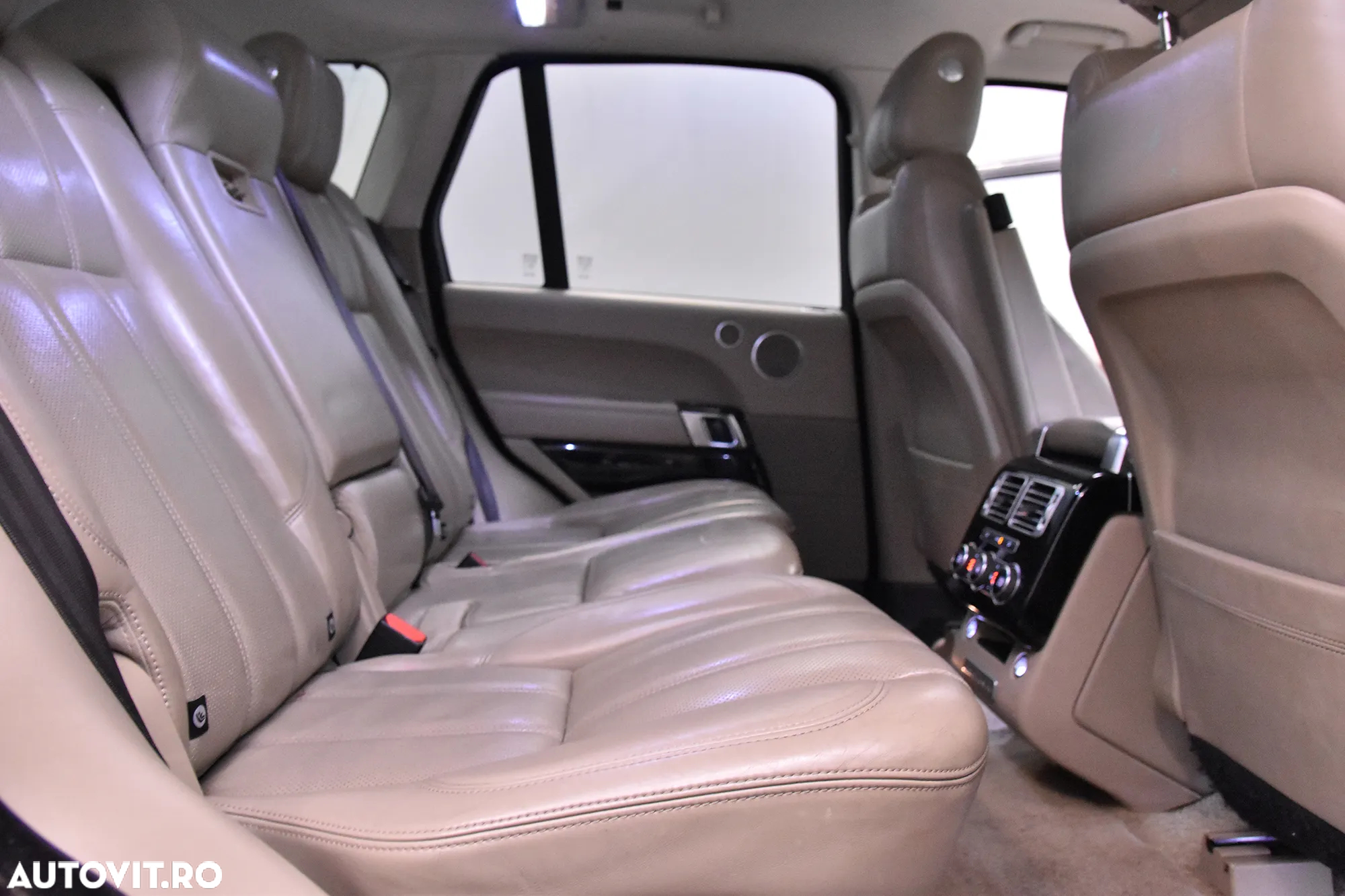 Land Rover Range Rover - 12