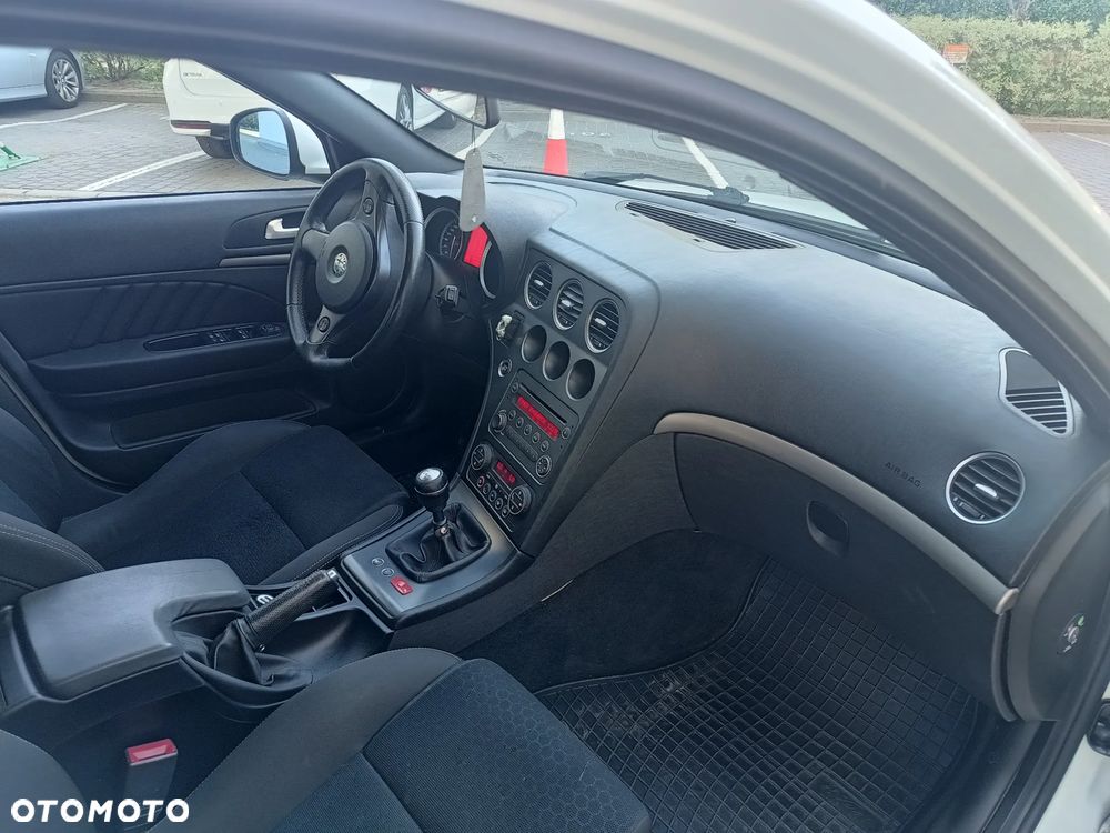 Alfa Romeo 159 - 8