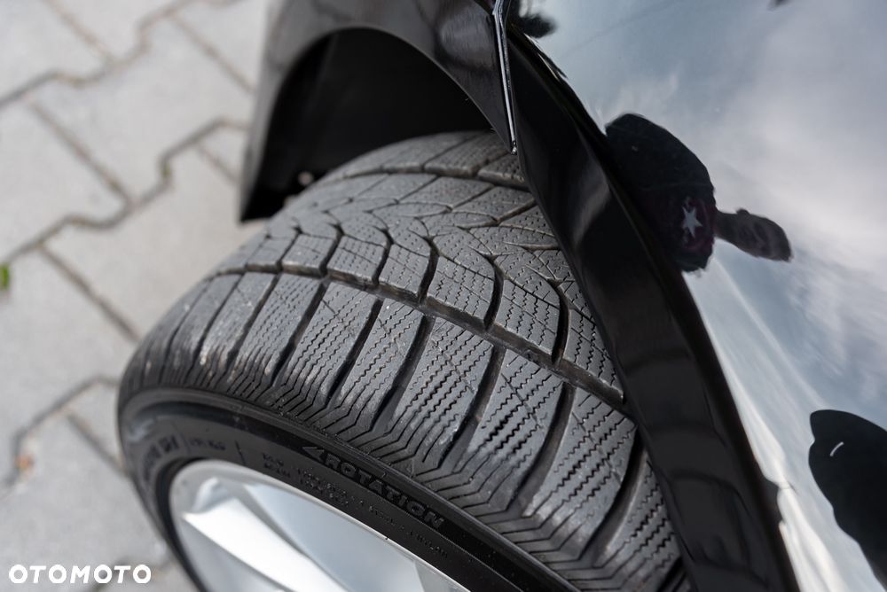 BMW Seria 3 325i - 40