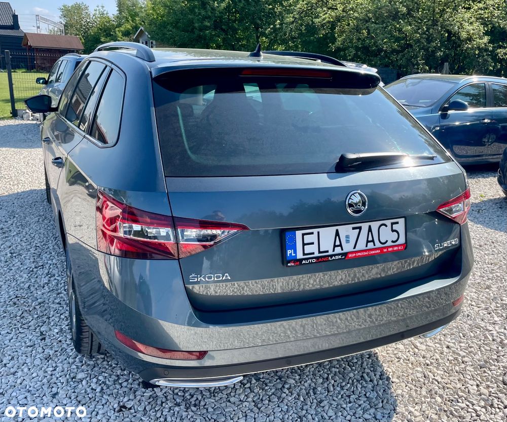 Skoda Superb 2.0 TDI DSG Sportline - 21