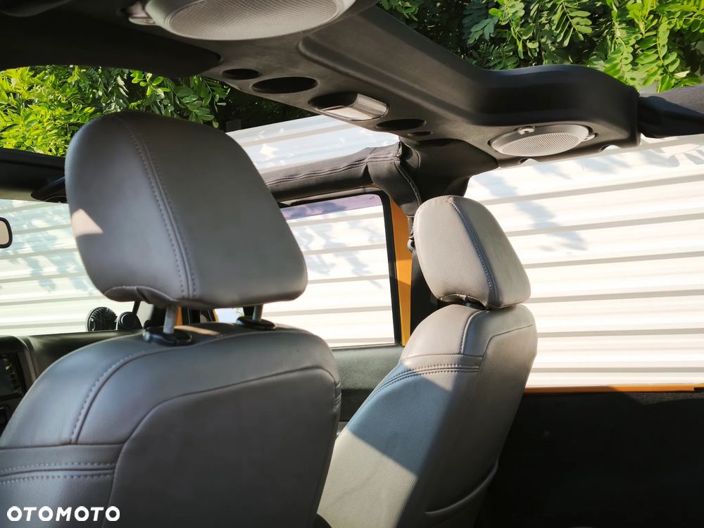 Jeep Wrangler - 10