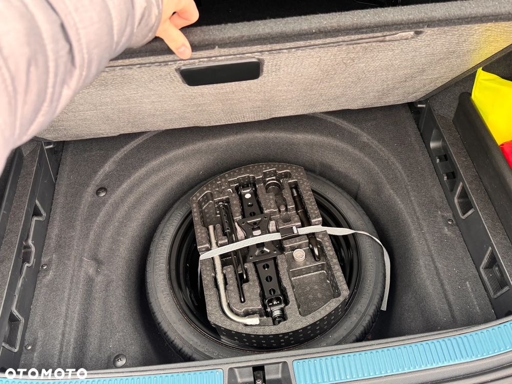 Volkswagen Passat Variant 2.0 TDI SCR Business DSG - 16