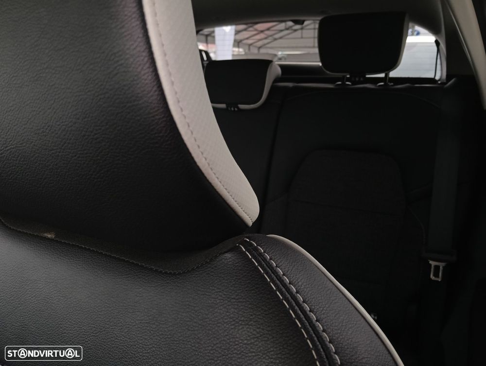 Renault Captur 1.0 TCe Techno Bi-Fuel - 29