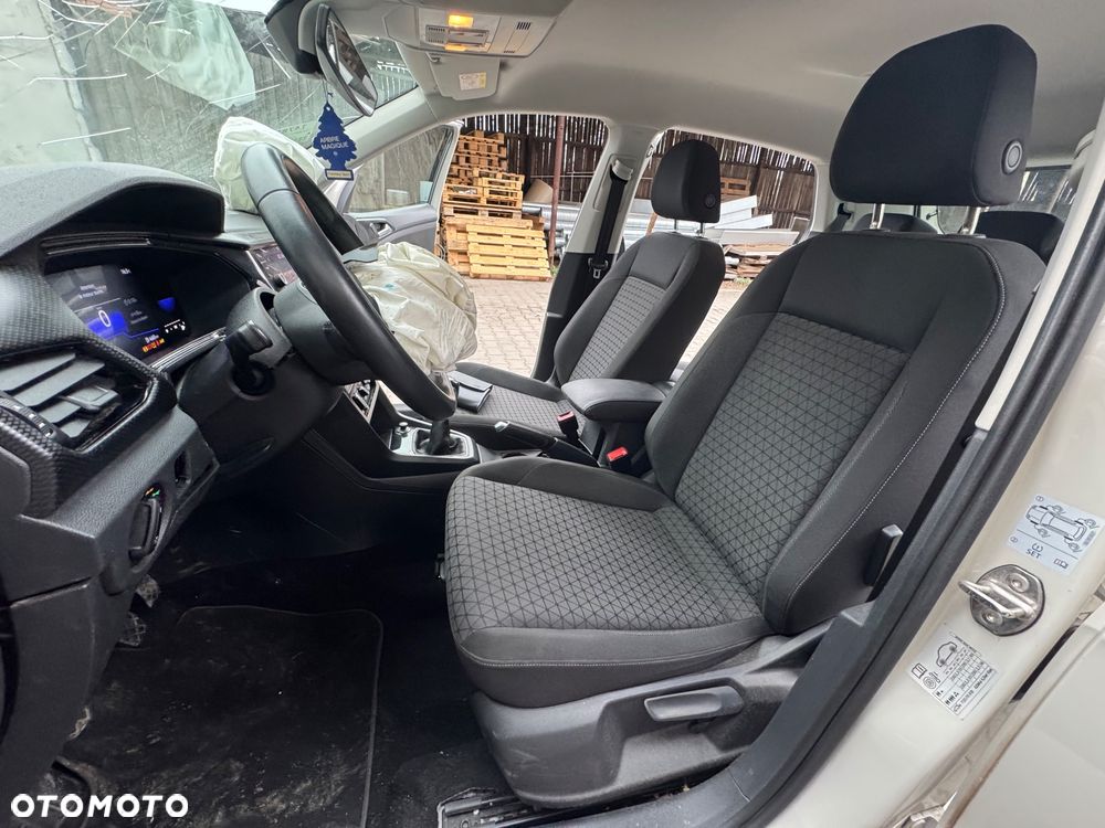 Volkswagen T-Cross - 12