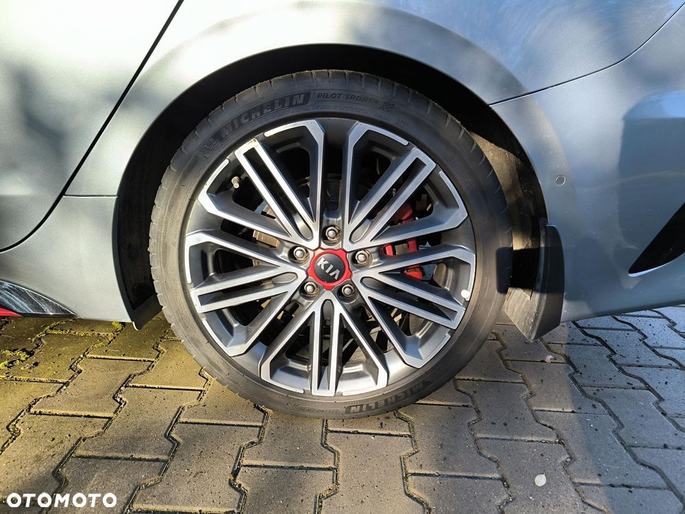 Kia ProCeed 1.6 T-GDI GT DCT - 17