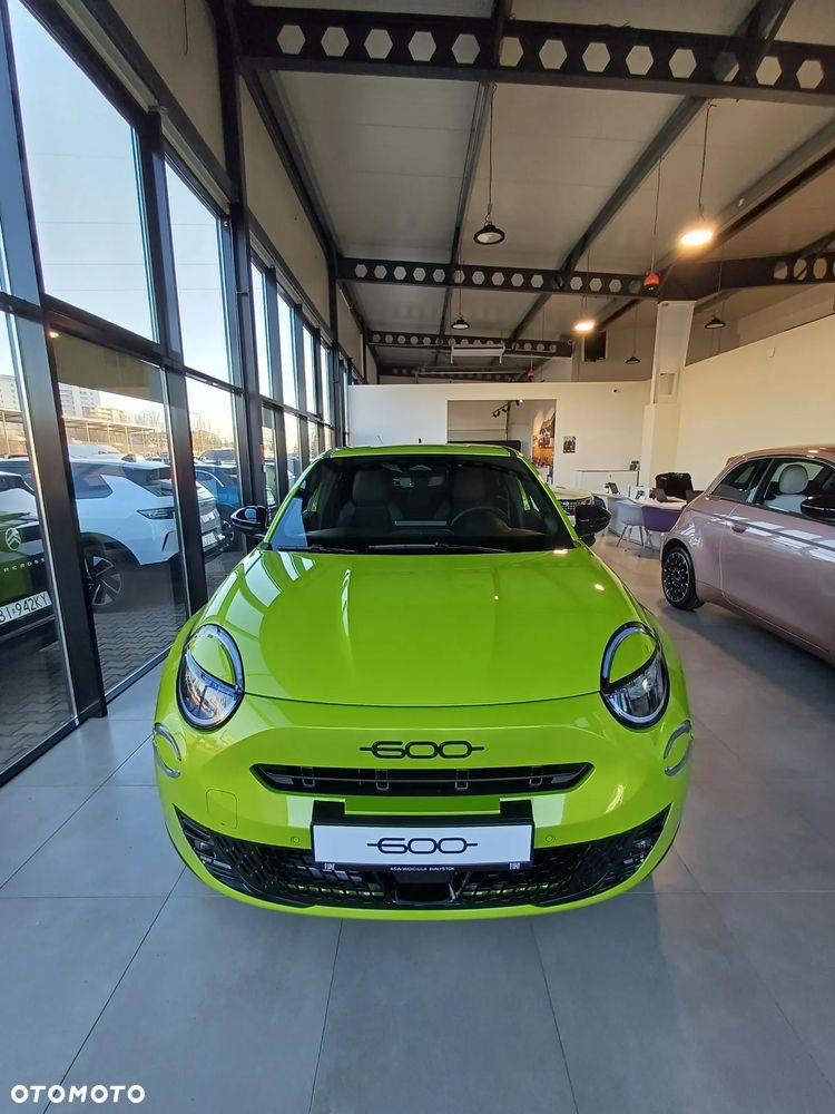 Fiat 600 1.2 Turbo Sport eDCT - 2