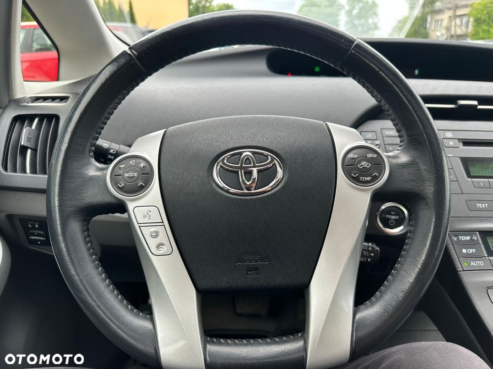 Toyota Prius (Hybrid) Executive - 7