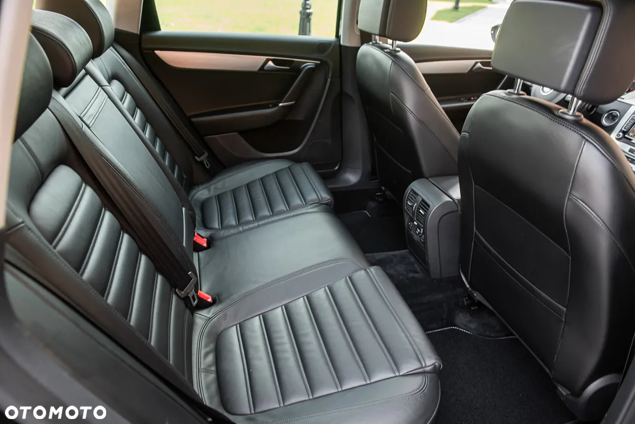 Volkswagen Passat Variant 3.6 V6 4Motion DSG Highline - 37