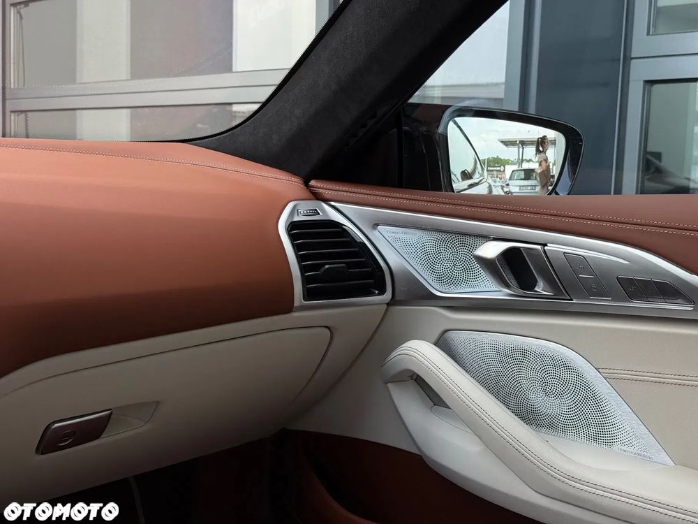 BMW Seria 8 M850i xDrive - 32