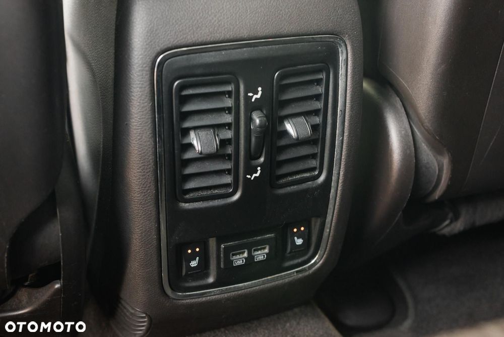 Jeep Grand Cherokee - 35