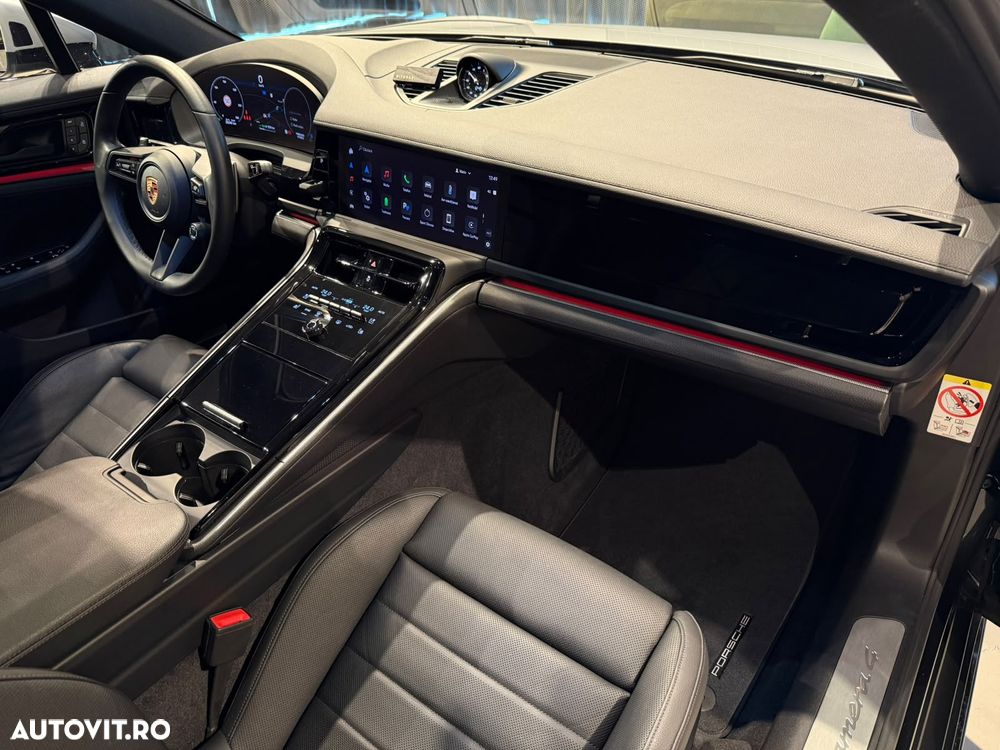 Porsche Panamera 4 E-Hybrid - 12
