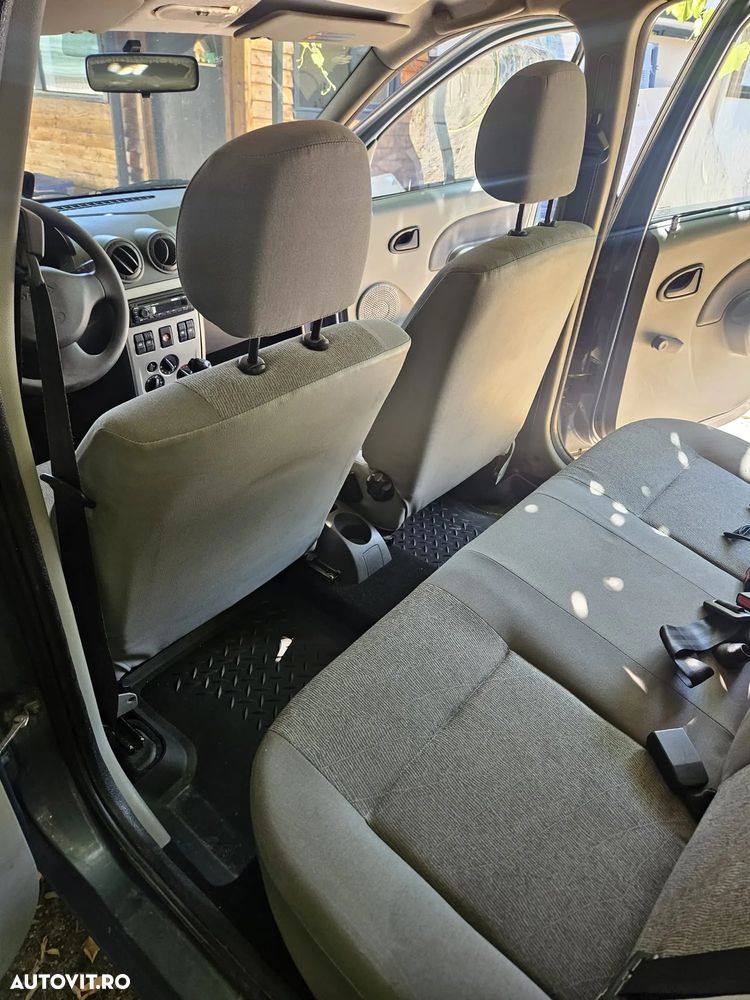 Dacia Logan 1.6 MPI Laureate - 9