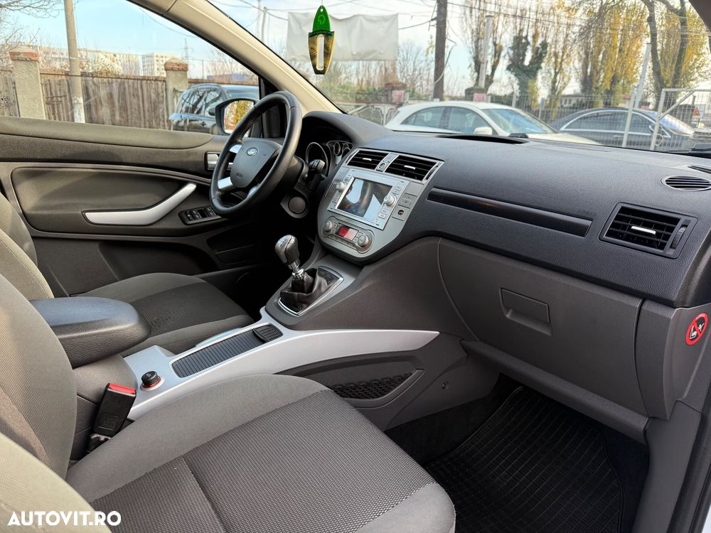 Ford Kuga 2.0 TDCi 4x4 Titanium - 20