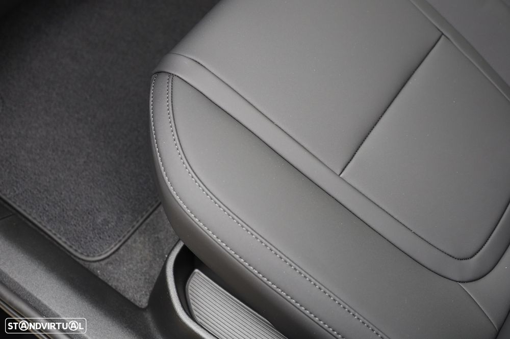 Volvo EX30 51 kWh Single Motor Black Edition - 17