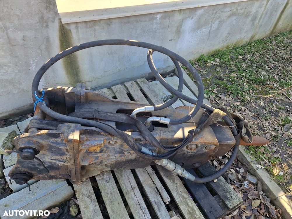 Caterpillar 428F - 2