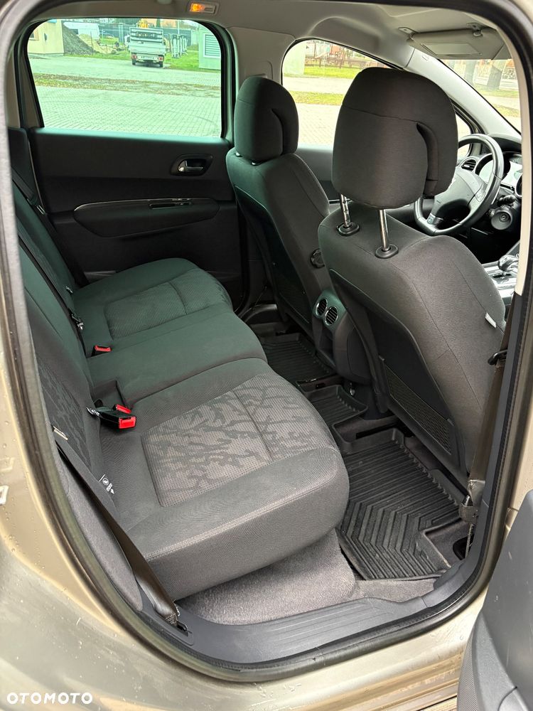 Peugeot 3008 2.0 HDi HYbrid4 - 16