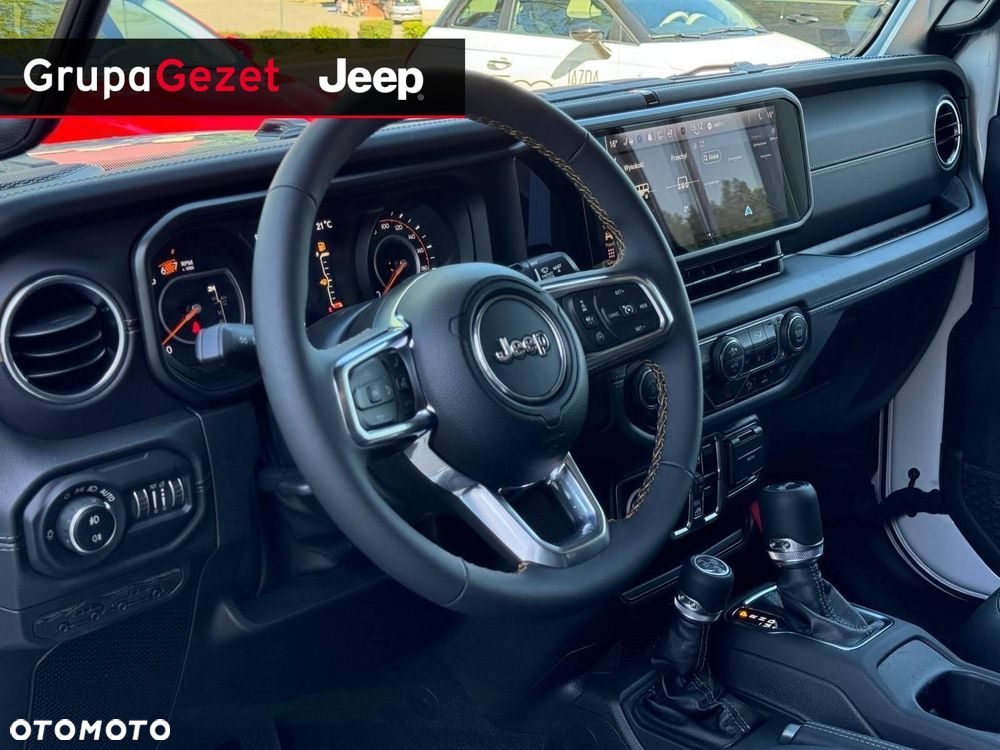 Jeep Wrangler - 5