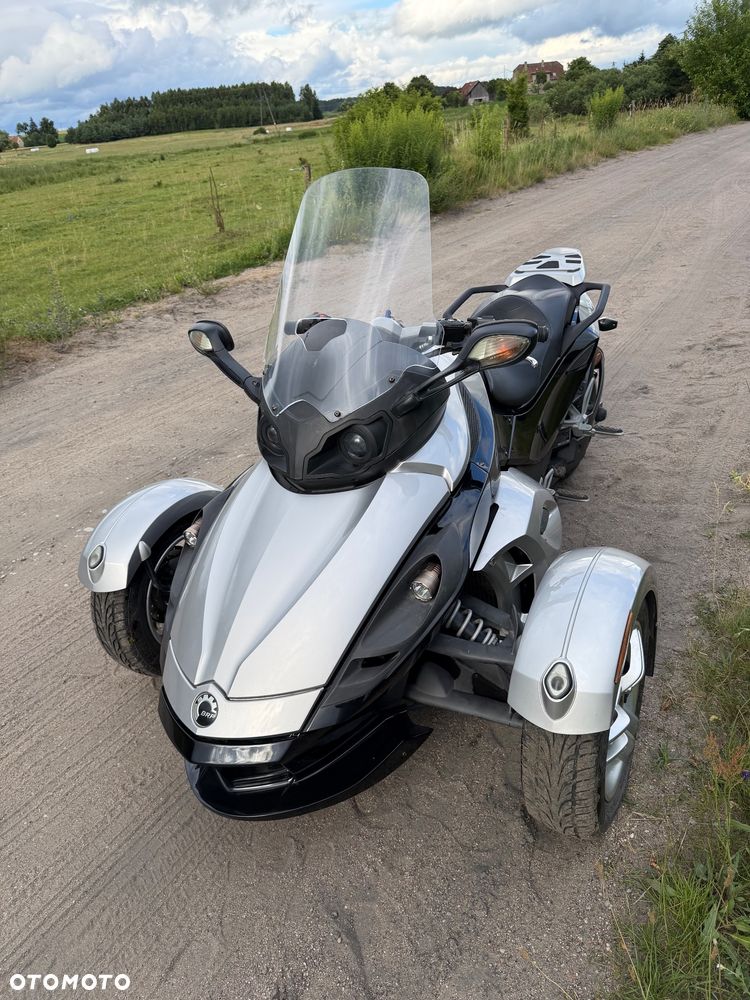 Can-Am Spyder - 1