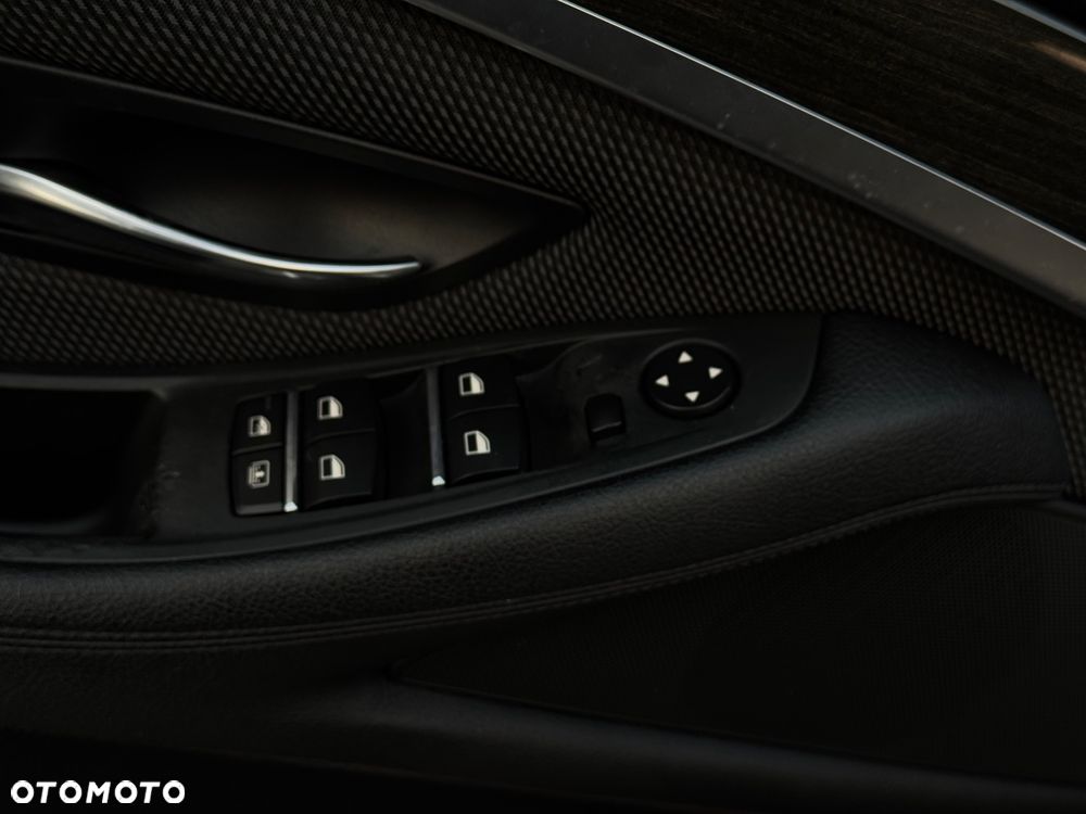 BMW Seria 5 520d - 25