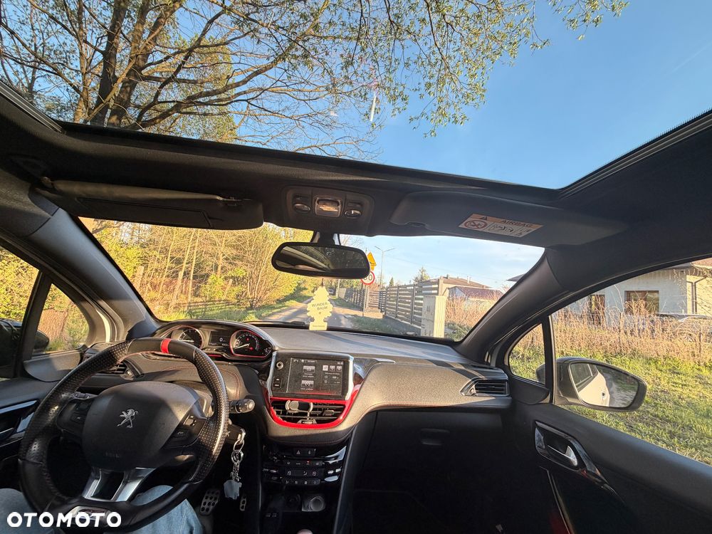 Peugeot 208 GTI 200 THP - 15