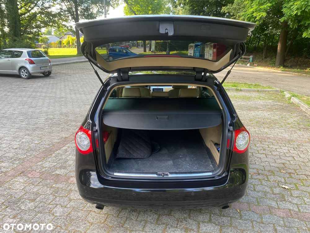 Volkswagen Passat 3.2 V6 FSI 4Mot Highline DSG - 14