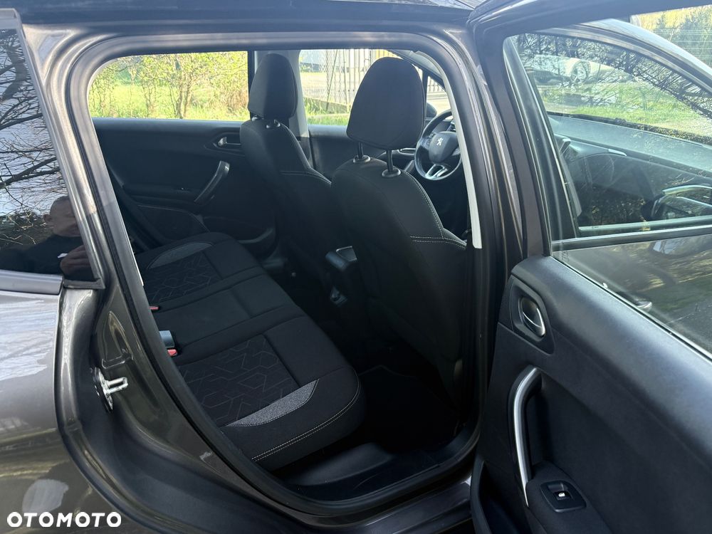 Peugeot 2008 PureTech 110 Stop&Start Allure - 31