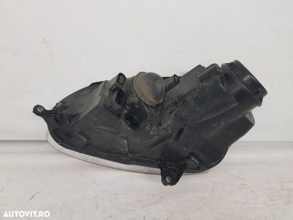 Far dreapta halogen VW Golf 5 Jetta dupa 2004 - 7