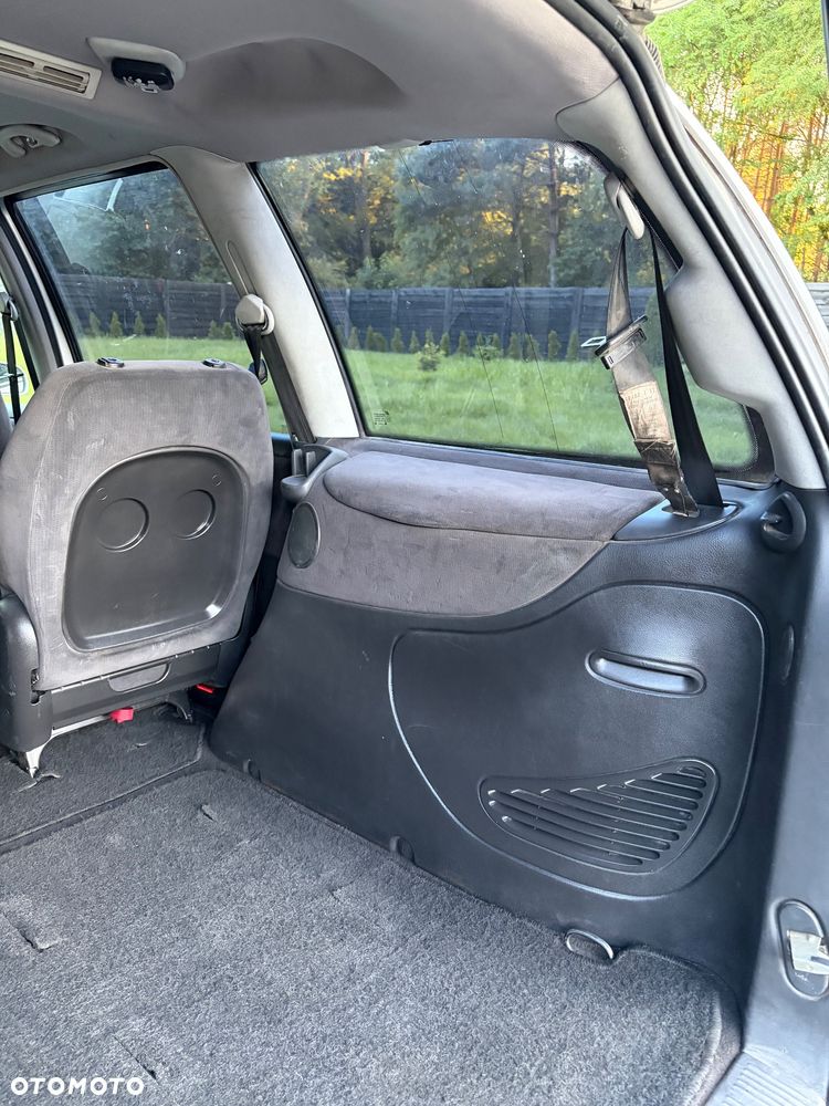 Volkswagen Sharan 1.9 TDI Comfortline Family - 30