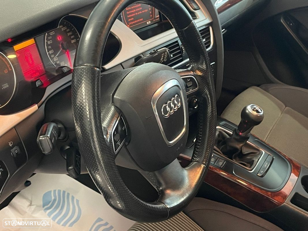 Audi A4 Avant 2.0 TDI exclusive - 35