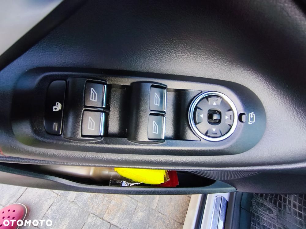 Ford S-Max 2.0 TDCi DPF Titanium - 21