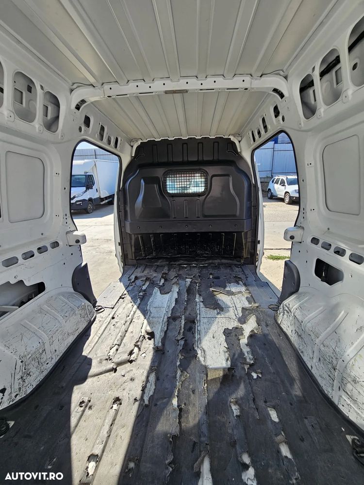Ford Transit Connect - 9