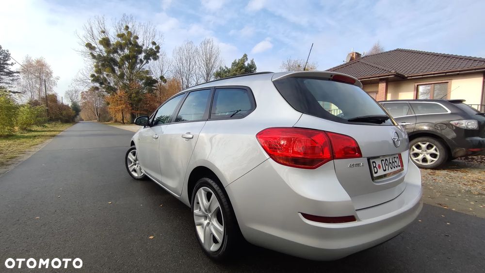 Opel Astra - 2