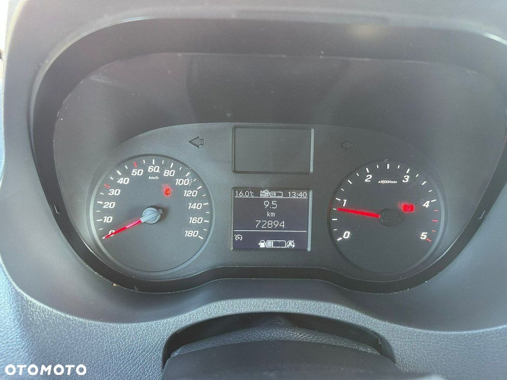 Mercedes-Benz Sprinter - 16