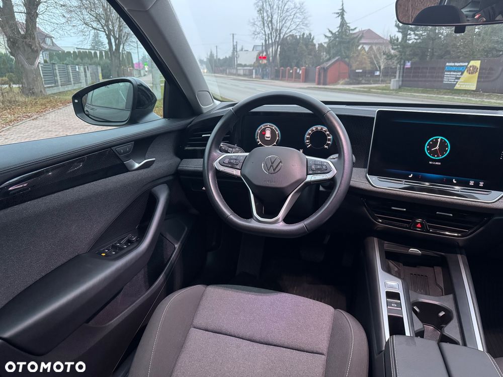 Volkswagen Passat - 28