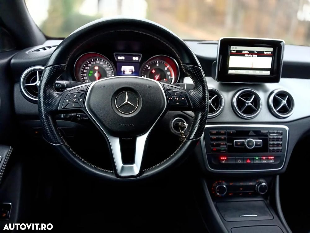 Mercedes-Benz CLA Shooting Brake 220 d 7G-DCT AMG Line - 4