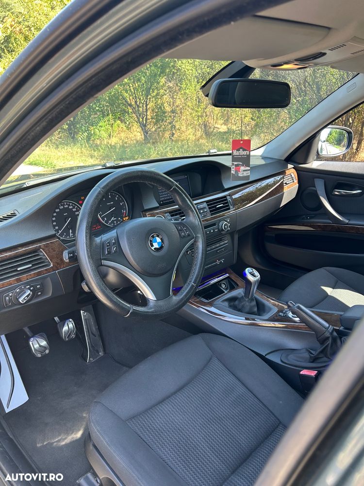 BMW Seria 3 320i - 7