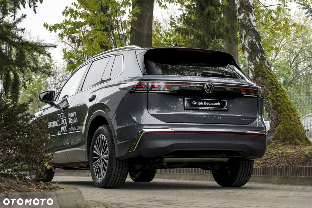 Volkswagen Tiguan - 10