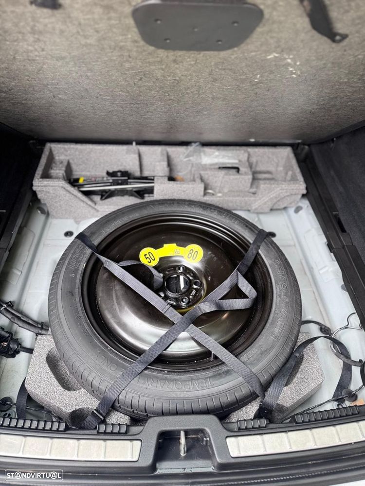 Volvo XC 60 2.0 D4 Momentum Plus Geartronic - 27