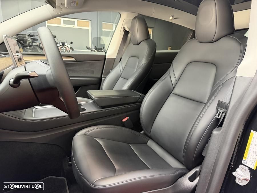 Tesla Model Y Long Range Dual Motor AWD - 7
