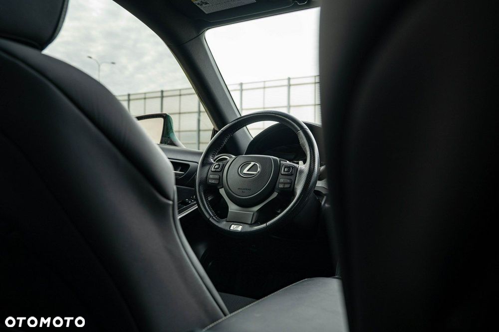 Lexus IS - 22