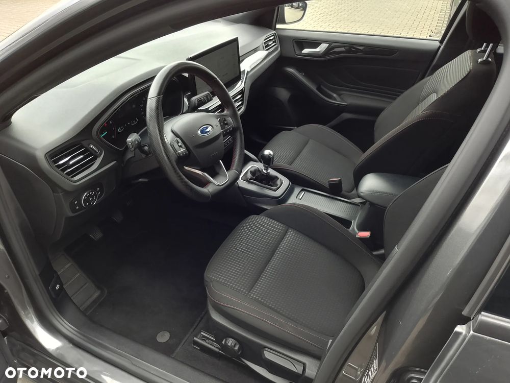 Ford Focus 1.0 EcoBoost Hybrid ST-LINE - 18