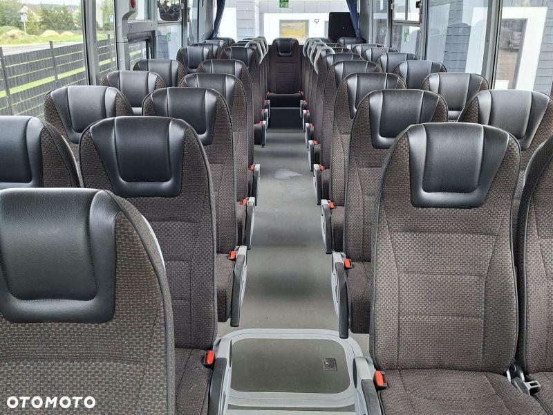 Isuzu Grand Toro - 19