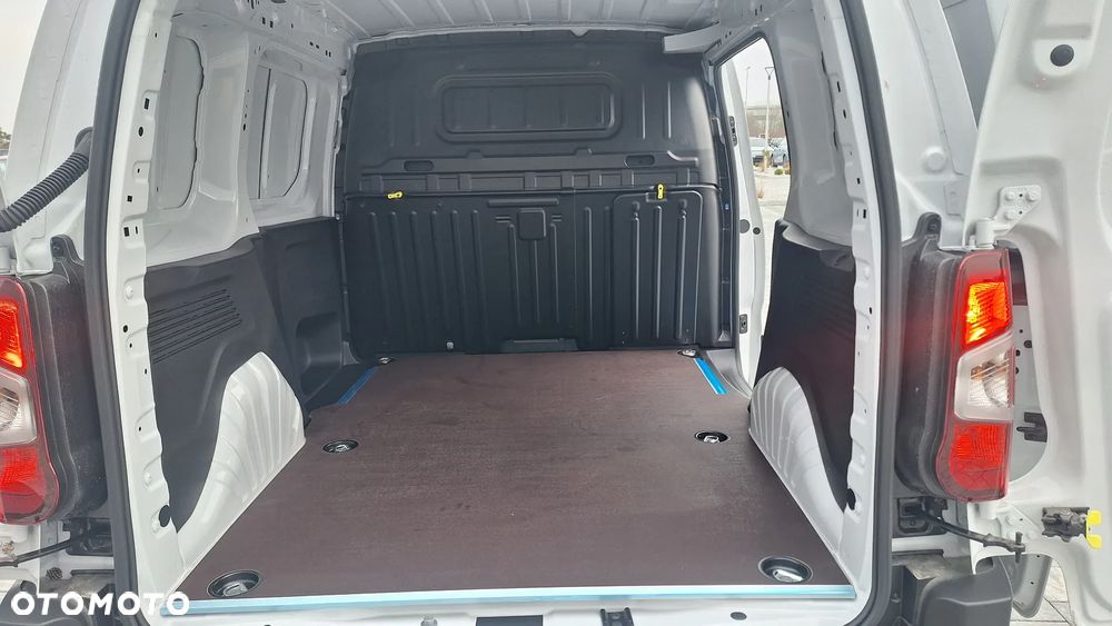Peugeot Partner Furgon Standard 800kg EV 136 KM. zasięg 330 km (akumulator 50 kWh) - 9