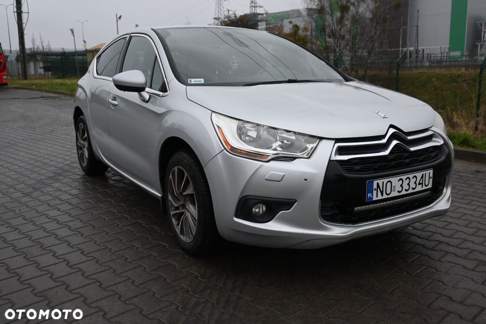 Citroën DS4 THP 155 EGS6 SoChic - 1